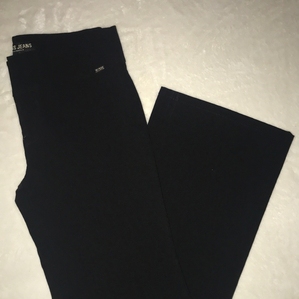Woman’s Guess pants/slacks Size 32 stretchy black